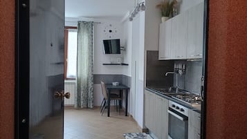 Réfrigérateur, four, plaque de cuisson, lave-vaisselle