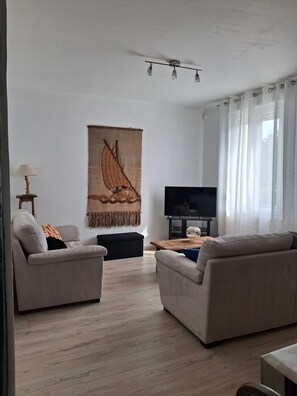Smart TV, books