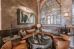 2 bars/lounges, poolside bar - KASBAH D'IF (Tameslouht)