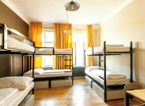 Comfort Shared Dormitory, Mountain View - oak valley retreat homestay hostel cafe (Gyalshing)