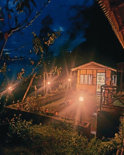 oak valley retreat homestay hostel cafe