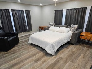 1 bedroom, iron/ironing board, WiFi, bed sheets