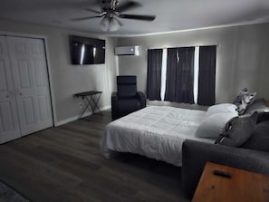1 bedroom, iron/ironing board, WiFi, bed sheets
