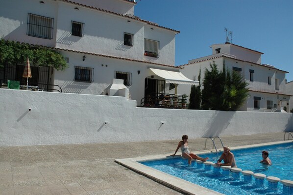 House | Pool