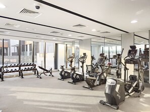 Fitness facility - Studio Dubai | Cozy Luxury Stay Near Downtown Dining Shopping & Leisure (Dubai)
