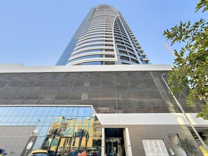 Exterior - Studio Dubai | Cozy Luxury Stay Near Downtown Dining Shopping & Leisure (Dubai)