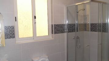 Apartment, 2 Bedrooms, Patio, Ocean View | Bathroom