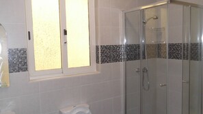 Apartment, 2 Bedrooms, Patio, Ocean View | Bathroom