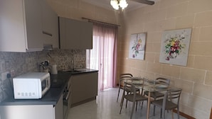 Leilighet, 2 soverom, terrasse, havutsikt | Innvendig
