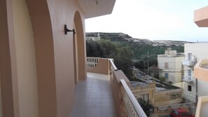 Departamento, 2 habitaciones, patio, vista al océano | Balcón