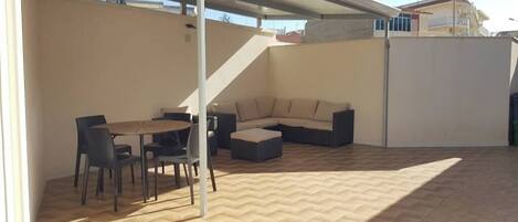 Basic House | Terrace/patio