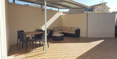 Basic House | Terrace/patio