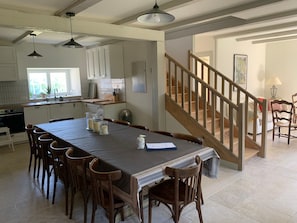 Dining - Renovated country chic cottage, 6 bedrooms for 13, garden, terrace, Haute-Loire (Siaugues-Sainte-Marie)