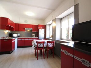 Réfrigérateur, micro-ondes, lave-vaisselle