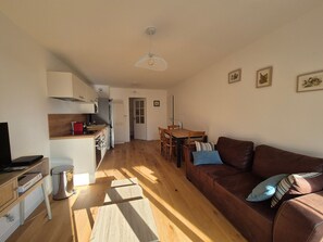 TV - Apartment for 4 - Sea View near Beach (Fort-Mahon-Plage)