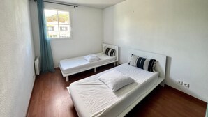 Room - T3 Duplex with private parking, near the port in La Teste de Buch (La Teste-de-Buch)