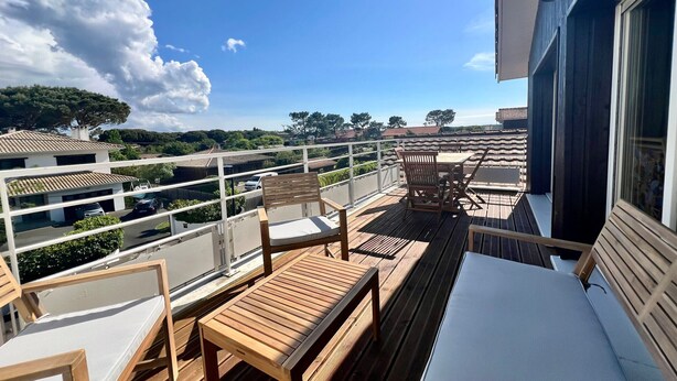 Outdoor dining - T3 Duplex with private parking, near the port in La Teste de Buch (La Teste-de-Buch)