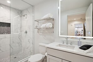 Hårtork och handdukar