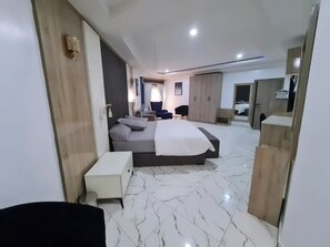 Family Apartment, Balcony, City View | Living area