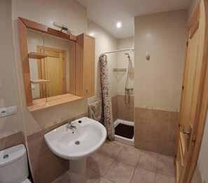 Hair dryer, towels, soap, toilet paper - Laura's Corner (Arroyo Frio)