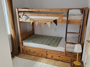 4 bedrooms, free WiFi