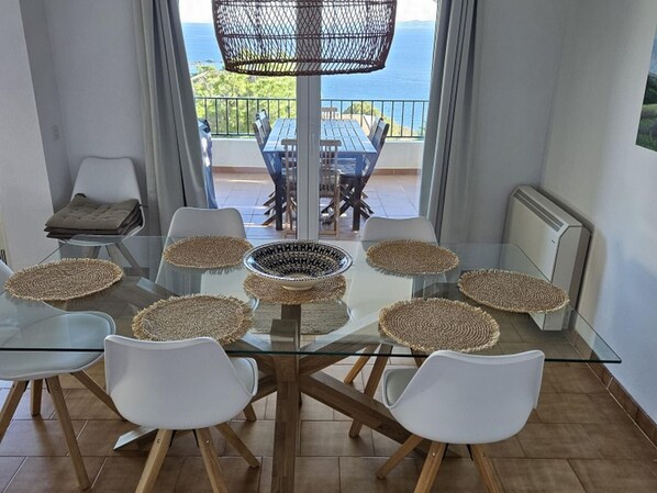 Dining - Mediterranean Villa with Private Pool in Roses (Roses)