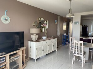 Interior - Vaux-sur-Mer: Charming sea-view T2 with parking (Vaux-sur-Mer)
