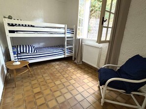 4 bedrooms, wheelchair access