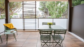 Unclassified image, 2 of 18, button - T2 Apartment with large terrace and parking (Balaruc-les-Bains)