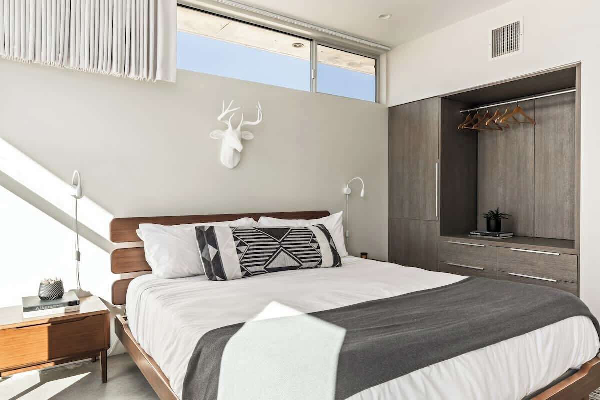 2 室のベッドルーム、アイロン / アイロン台、WiFi、ベッドシーツ