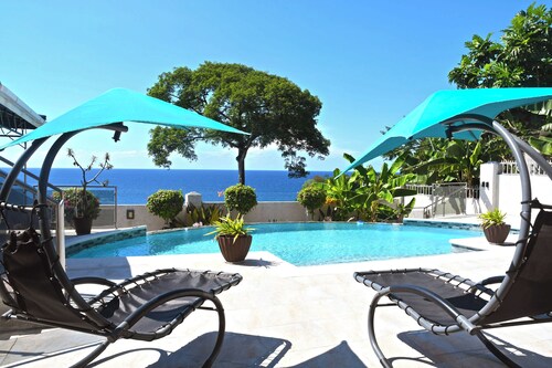 Crystal Resort. 5 mins from beach, 15 Mins to Ocho Rios Centre , Secure, CCTV.