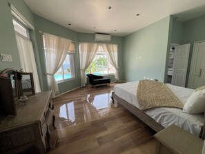 3 bedrooms, desk, iron/ironing board, travel cot