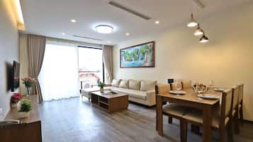 Premium bedding, in-room safe, desk, laptop workspace