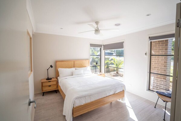 4 chambres, fer et planche à repasser, accès au Wi-Fi (inclus)