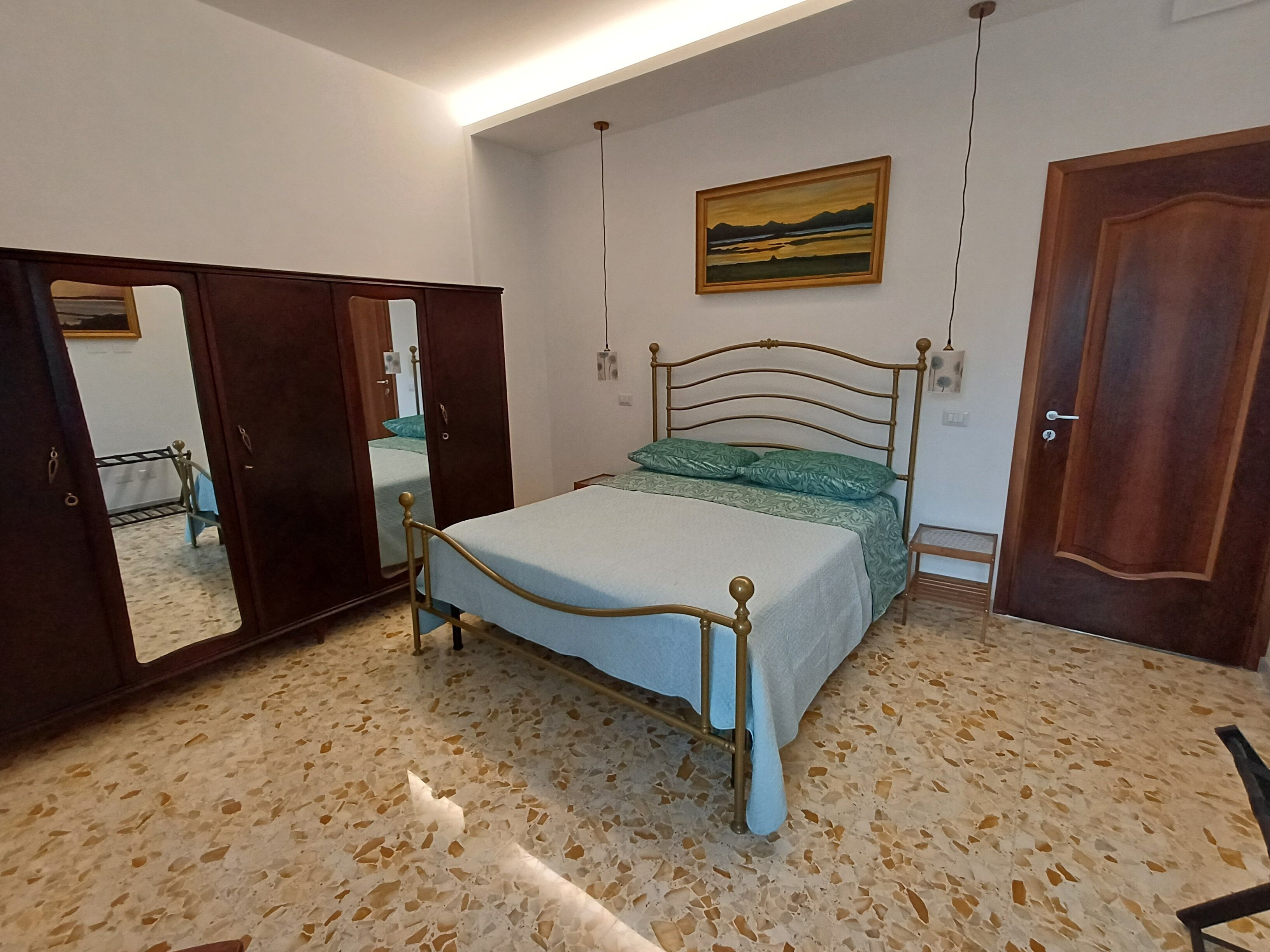 3 bedrooms, desk, iron/ironing board, travel crib