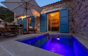Pool - 3 bedroom stunning home in Zarace (Zarace)