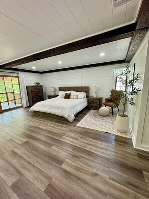 2 bedrooms, desk, free WiFi, bed sheets