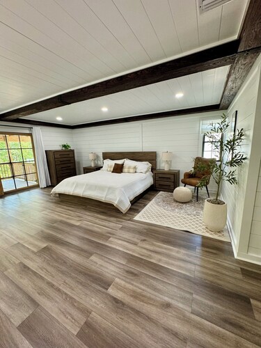 Beautiful river front studio with dock and adjacent boat ramp