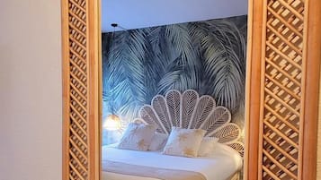 Classic Double Room | 1 bedroom, in-room safe, desk, free WiFi