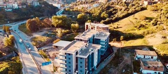 Apart secure 10 minutes from the beach