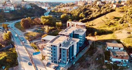 Apart secure 10 minutes from the beach