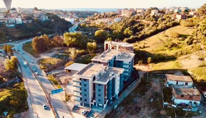 Apart secure 10 minutes from the beach