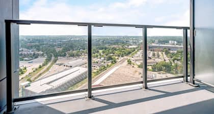 Modern High-rise 24th Floor Condo w Private Patio