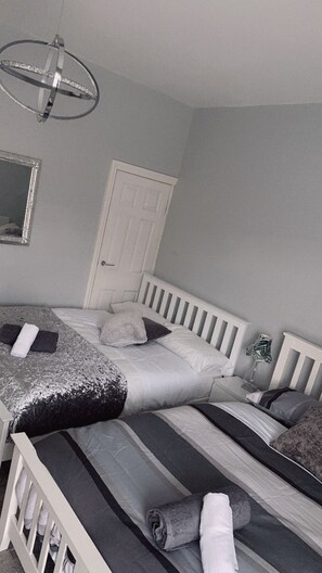 3 chambres, fer et planche à repasser, Wi-Fi, literie fournie