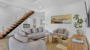TV, fireplace, offices - Jila - your curated Kimberley escape (Cable Beach)
