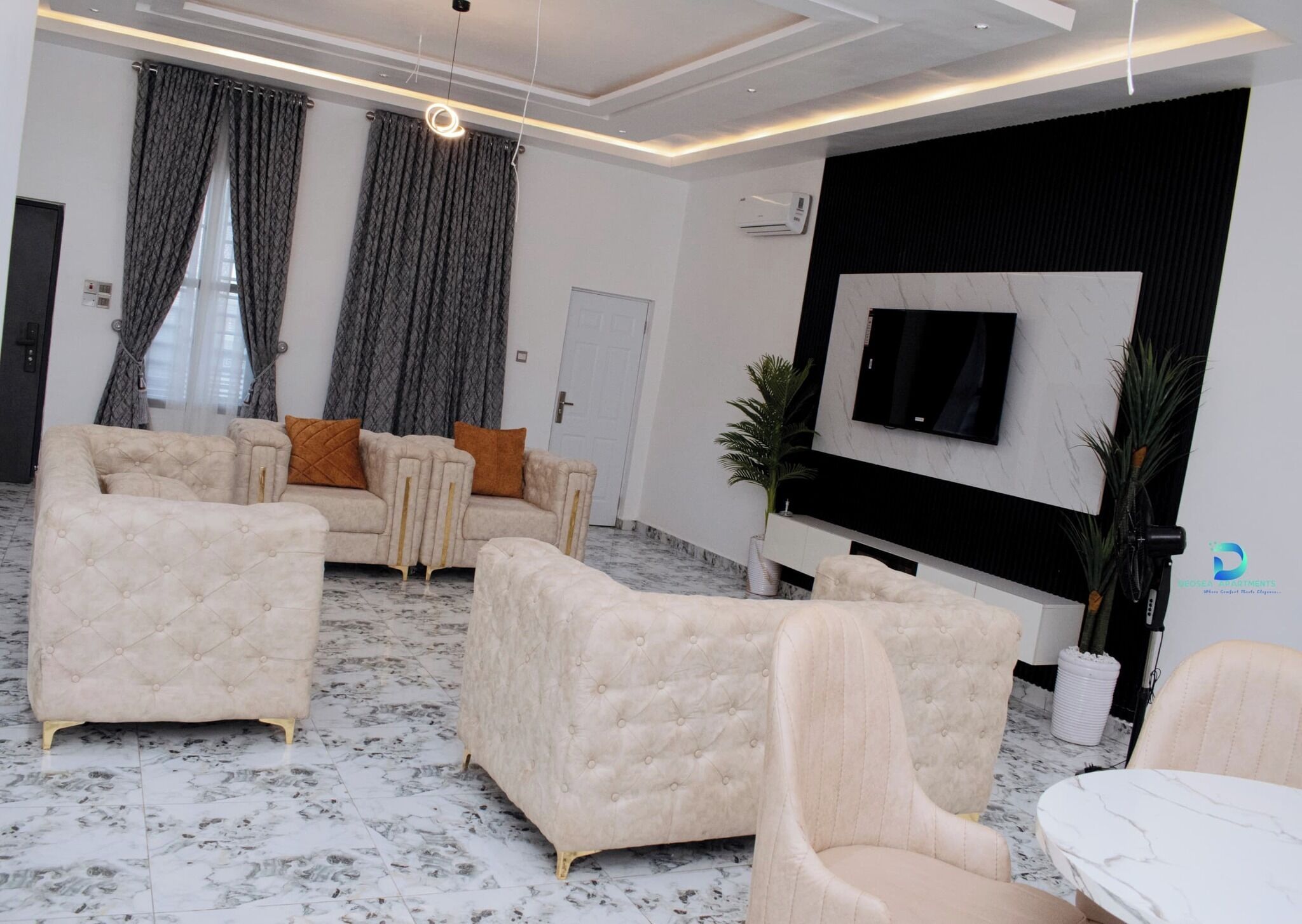 Appartamento Luxury, balcone, vista città | Area soggiorno