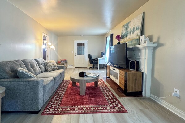House (4 Bedrooms) | Interior