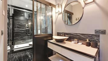 Apartment | Bathroom