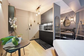 Apartment | 1 bedroom, iron/ironing board, bed sheets - Charming Studio -2p- Auteuil (Paris)