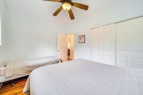 Beach Gear Provided! Lush, Quiet Hawaiian Hideaway